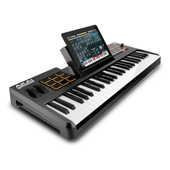 Akai SynthStation 49 (With iPad)