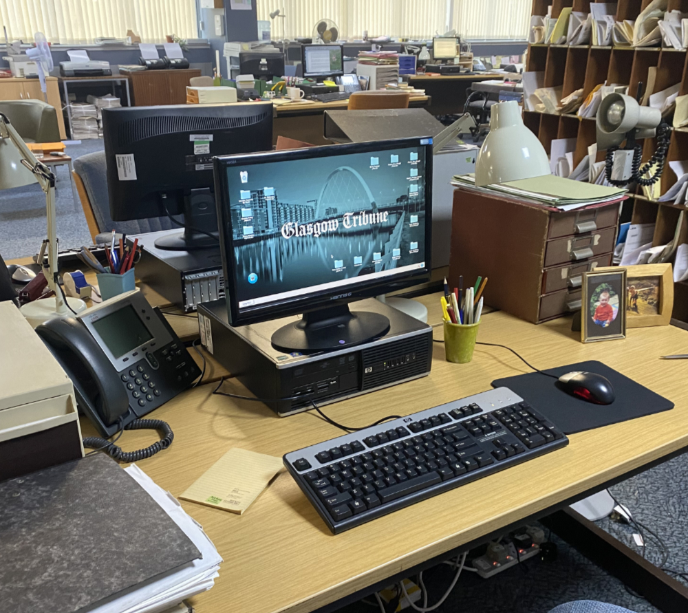 Run of 90s Computers for Office Scenes - Prop Hire - Black Computer Base Units and LCD Screens