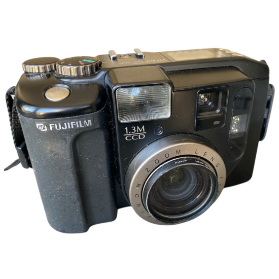 Picture of Vintage Technology Prop Store   Cameras   FujiFilm Digital Camera - DS-300